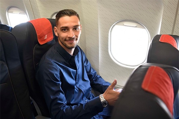 Buffon va dong doi lich lam len duong dau Barca hinh anh 2