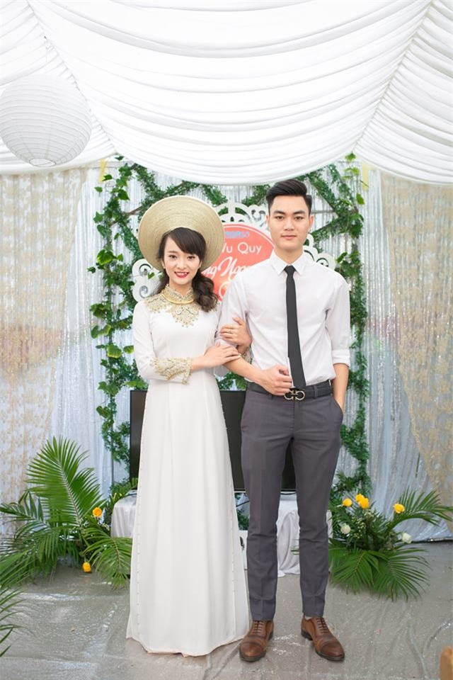 Cặp đôi có bức ảnh ngày ấy - bây giờ hot nhất MXH, thích từ lớp 3, bặt tin 11 năm, tới ngày chung đôi - Ảnh 12.