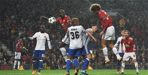 Fellaini vào sân và tỏa sáng với bàn mở tỷ số