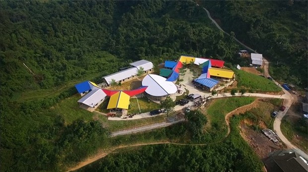 Hiệu trưởng Tiểu học Lũng Luông: Bịa đặt trường chỉ 30 học sinh làm thầy cô quá chạnh lòng - Ảnh 1.