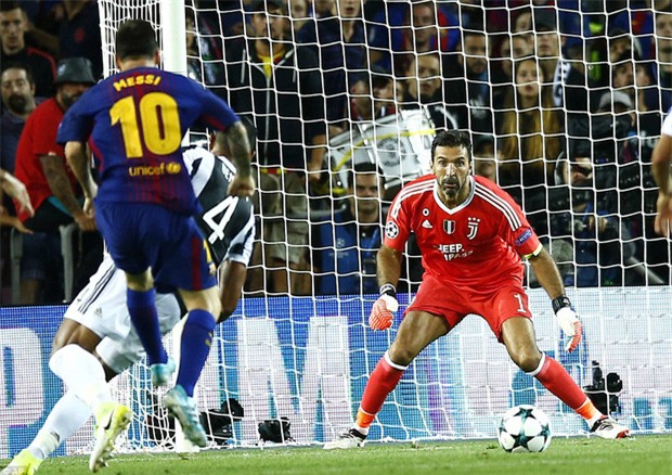 Cuối cùng Messi đã phá lưới Buffon, thuần phục bầy ngựa vằn Juventus - Ảnh 3.