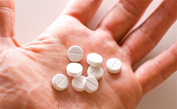 Thói quen uống thuốc hạ sốt kiểu này khiến bạn không thể khỏi bệnh mà còn gây tổn thương gan nặng - Ảnh 1.