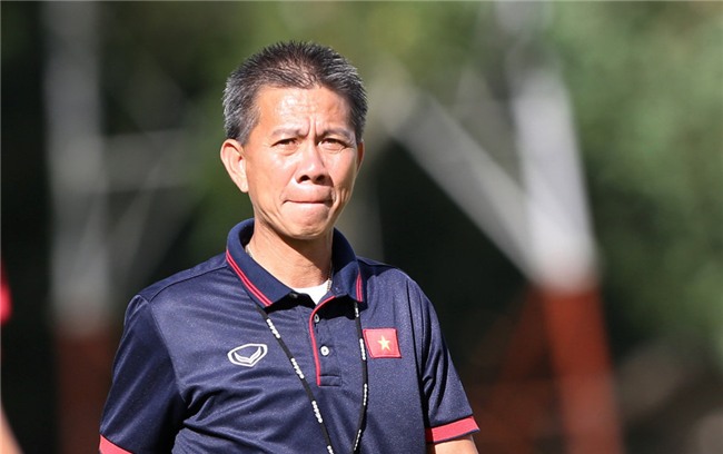 Chiều 12/9, HLV Hoàng Anh Tuấn đã cho các học trò rèn sút penalty để chuẩn bị cho các lượt trận ở vòng knock-out. 