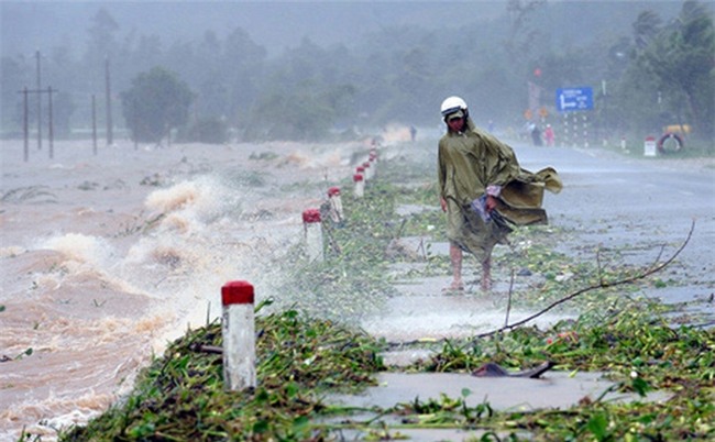 Bão số 10 được dự báo mạnh chưa từng có, các tỉnh miền Trung sẽ mưa rất to