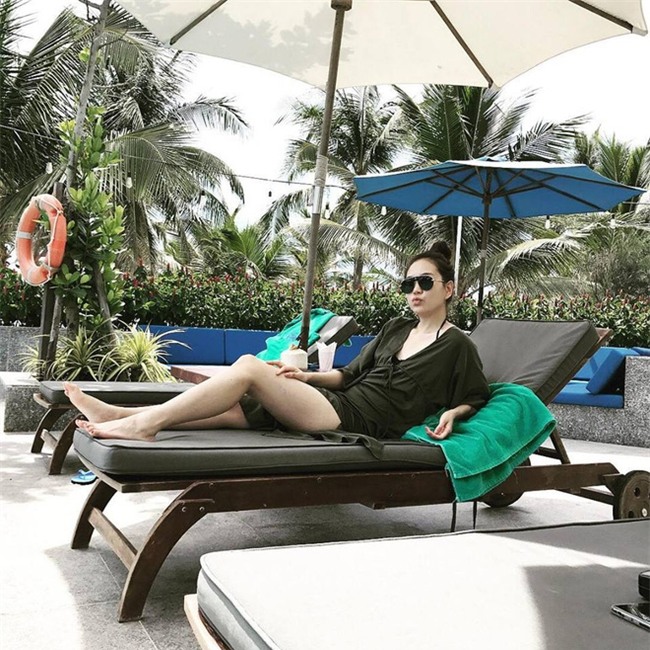 Cuộc sống viên mãn, ngập trong đồ hiệu, được chồng đại gia cưng chiều của cô gái thời tiết Mai Ngọc - Ảnh 40.