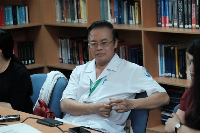 Ngã vào kính trường học trong ngày hành kinh, bé gái 11 tuổi bị huỷ hoại khuôn mặt nặng nề - Ảnh 7.