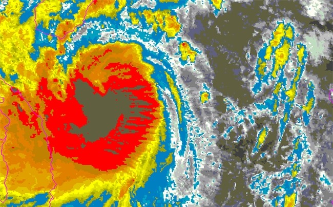 Việt Nam chuẩn bị hứng bão giật cấp 15, có giống siêu bão cấp 4 Irma không?