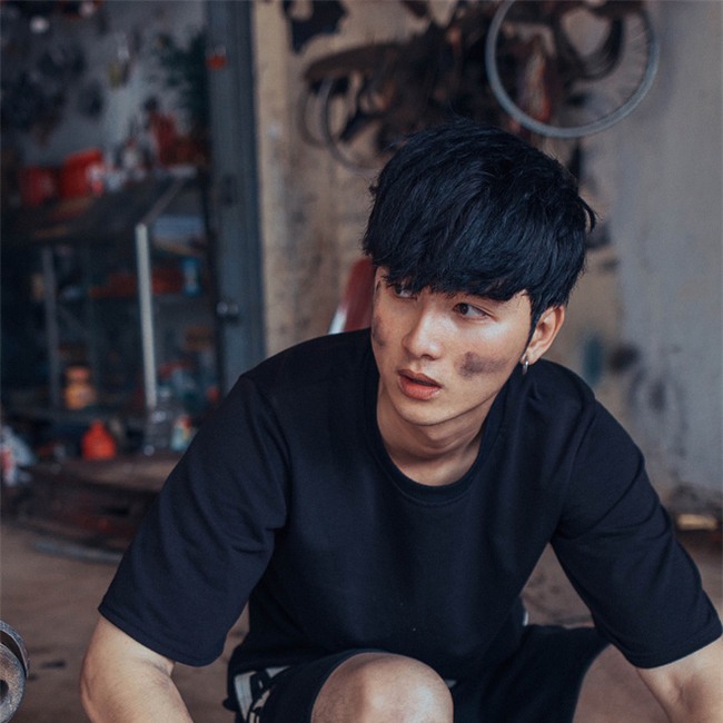 Sự thật về anh chàng sửa xe máy điển trai ở Đắk Lắk được dân mạng tìm kiếm  - Ảnh 2.