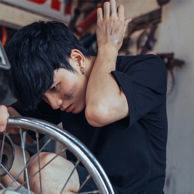 Sự thật về anh chàng sửa xe máy điển trai ở Đắk Lắk được dân mạng tìm kiếm  - Ảnh 4.