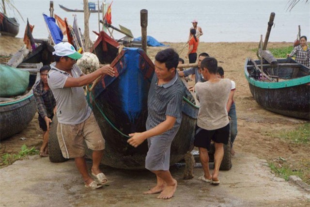 cap nhat tin moi bao so 10: nghe an troi toi sam, mua to kem gio loc cuc manh - 7