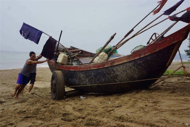 cap nhat tin moi bao so 10: nghe an troi toi sam, mua to kem gio loc cuc manh - 8