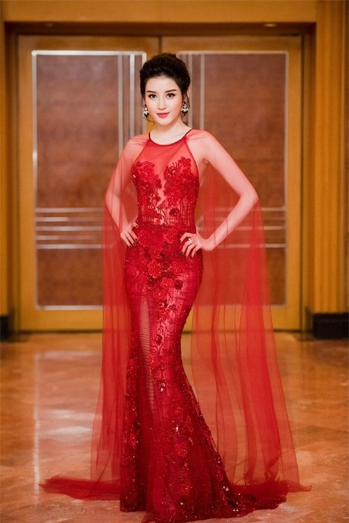 hoa hau my linh, a hau huyen my dep