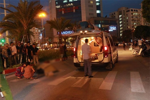 Hà Nội: Cô gái trẻ đi xe đạp bị xe bồn cán tử vong trên đường Phạm Hùng - Ảnh 1.