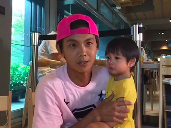 Vợ đi bar bỏ con 2 tuổi khóc ở nhà, chồng nhắn tin gọi về thì bị mắng: sao làm phiền lúc tôi đi chơi - Ảnh 2.