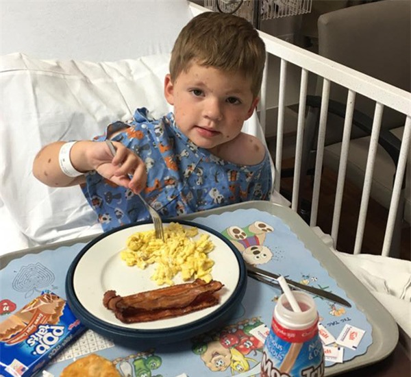 bi goi la 'quai vat', cau be sinh ra khap nguoi kin not ruoi 5 nam truoc gio ra sao? - 4