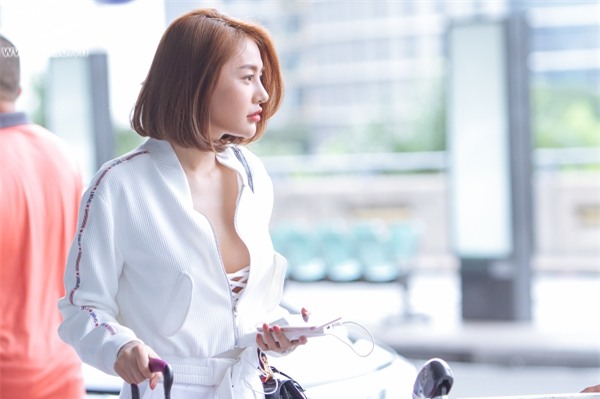 Độc Quyền: Ái tình khắc khoải, Linh Chi chọn cách ra nước ngoài đón sinh nhật trong đơn côi-2