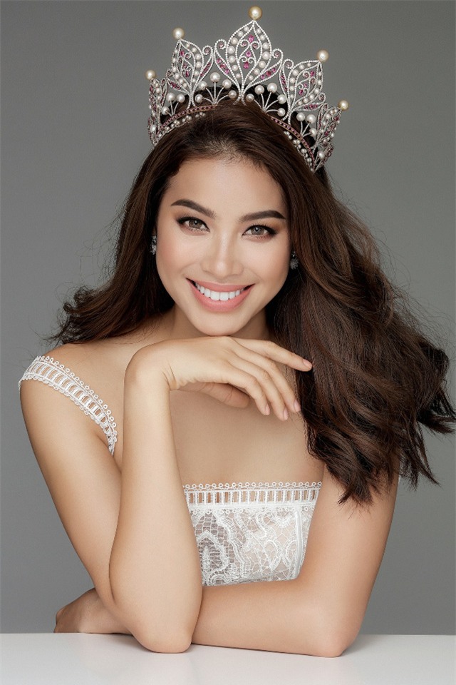Những chiếc vương miện đắt xắt ra miếng của dàn hoa hậu Việt Nam-4