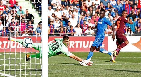 Paulinho ấn định thắng lợi