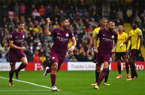 Aguero tỏa sáng với một cú hat-trick