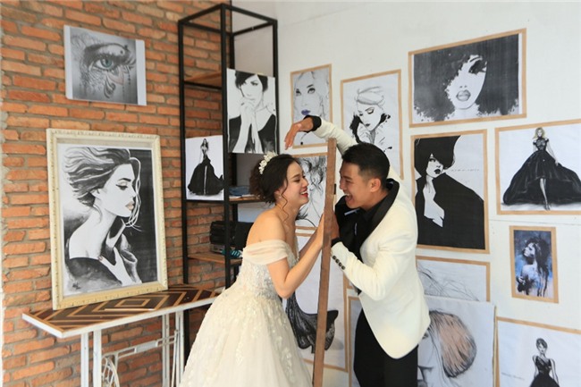 Anh cuoi lang man cua Van Quang Long va vo kem 10 tuoi hinh anh 7