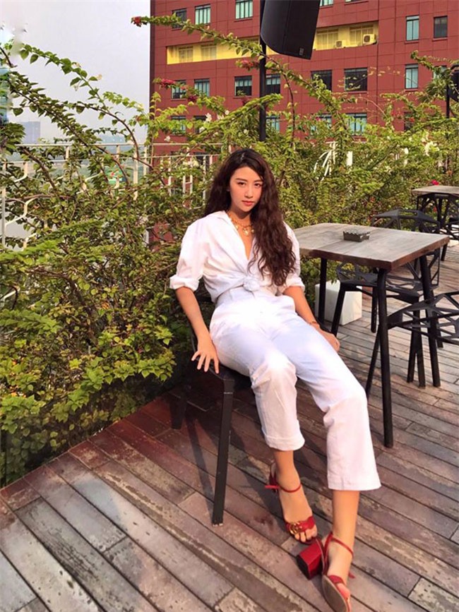 quynh anh shyn nhu "lot xac" khi tu bien minh thanh ban sao cua hotgirl hollywood - 5