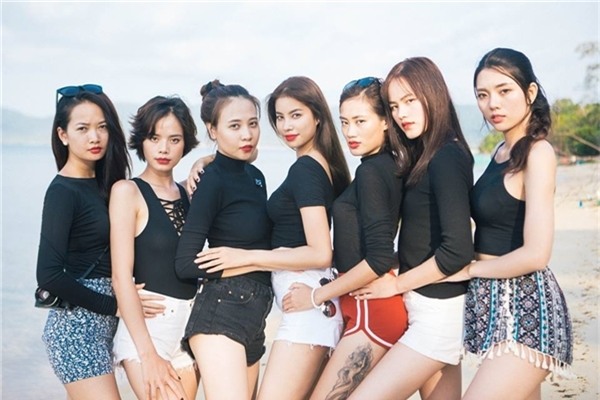 Cô từng đoạt giải Miss Teen được yêu thích nhất 2008, Hoa khôi xứ Lạng 2010.&nbsp;Không những thế,&nbsp;Đàm Thu Trang&nbsp;còn lọt vào top 20 Hoa hậu Việt Nam 2010, top 6&nbsp;Vietnam's Next Top Model&nbsp;2010. - Tin sao Viet - Tin tuc sao Viet - Scandal sao Viet - Tin tuc cua Sao - Tin cua Sao