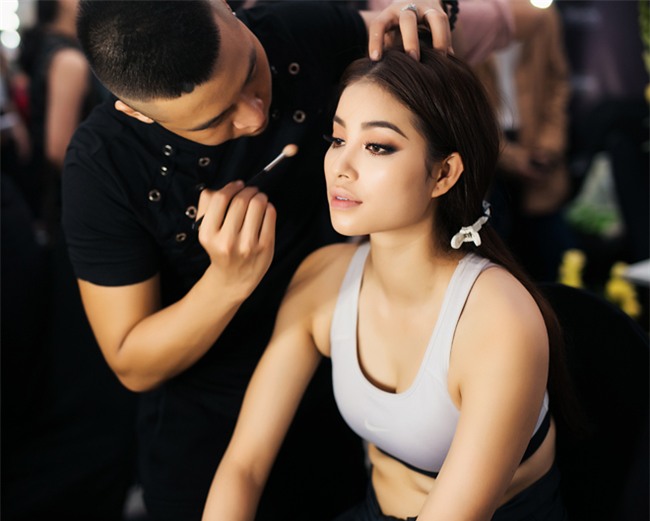 pham huong, minh tu, mau thuy dep bat phan thang bai khien fan ha noi "te liet toan tap" - 11