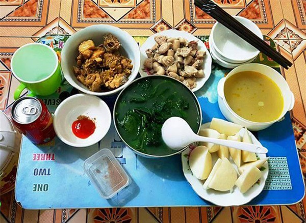 ve thoi com chung, co sinh vien khoe mam com "chong tuong lai" nau, chi em khen nuc no - 1