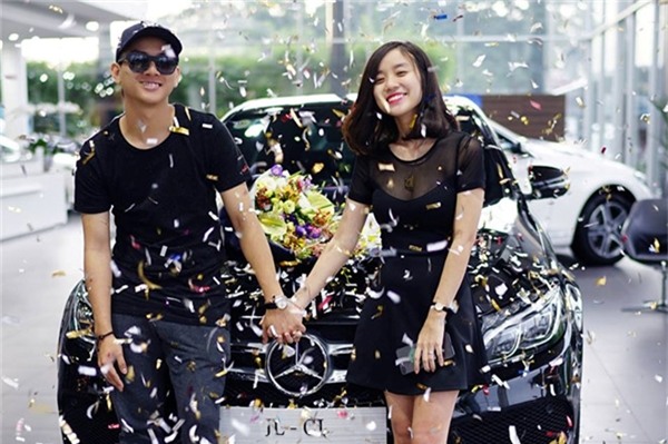 Sau ngày sinh nhật Hoài Lâm tháng 7 vừa qua, cả hai còn cùng nhau đi mua xế hộp và xưng