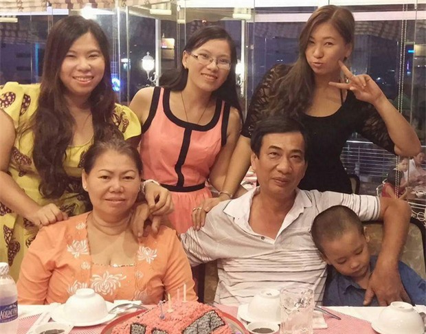 Cay mắt với bức thư con gái gửi ba nơi thiên đường và cuốn cẩm nang dùng điện thoại cho mẹ - Ảnh 6.