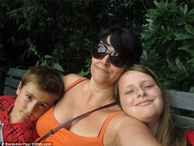 Con gái xinh đẹp, học giỏi tự tử, mẹ đau đớn tìm thấy mảnh giấy có chứa dòng chữ cầu cứu bí ẩn trong phòng - Ảnh 4.