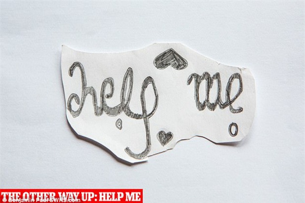 Con gái xinh đẹp, học giỏi tự tử, mẹ đau đớn tìm thấy mảnh giấy có chứa dòng chữ cầu cứu bí ẩn trong phòng - Ảnh 9.