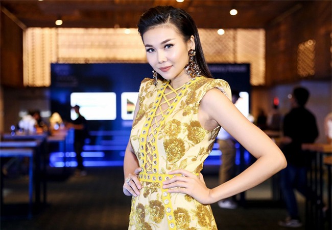 sao mac dep tuan: cu mac kin dao thanh nha, thuy tien lai duoc khen het loi - 7