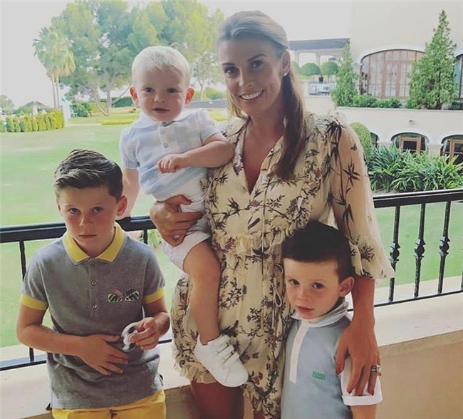 Rooney nhan hinh phat dich dang sau vu 'bay dem' voi gai la hinh anh 9