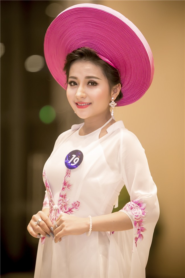 Dân mạng săn lùng 9X xứ Nghệ vừa xinh, vừa hát dân ca ngọt lịm-1