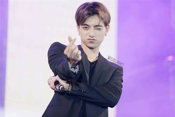 Kiểu tóc này cũng giúp Soobin Hoàng Sơn càng dễ thương hơn rất nhiều. - Tin sao Viet - Tin tuc sao Viet - Scandal sao Viet - Tin tuc cua Sao - Tin cua Sao