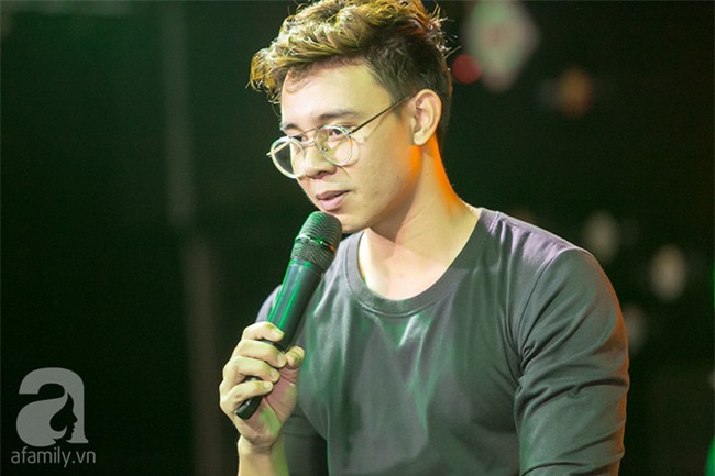 Đông Hùng: Lúc tôi thi Vietnam Idol, hơn phân nửa khán giả bên dưới đều là chủ nợ-3