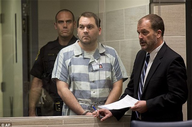 Người cha mất nhân tính, siết cổ hai con trai 9 và 11 tuổi tới chết trước khi hạ sát con trai 7 tháng tuổi - Ảnh 1.