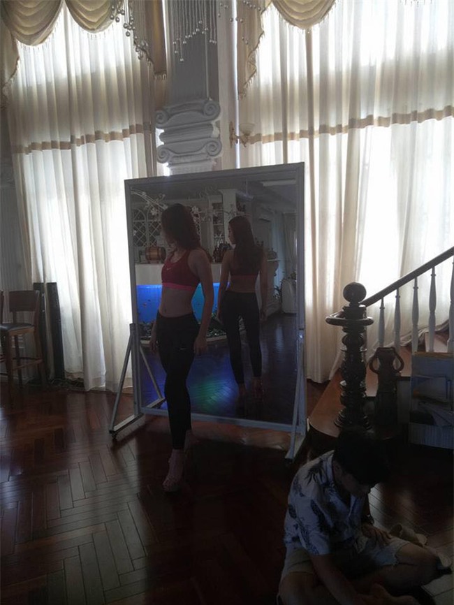 Chỉnh ảnh quá đà, Hoa hậu Đỗ Mỹ Linh lộ gương mặt cứng đơ như tượng trước thềm Miss World 2017 - Ảnh 2.