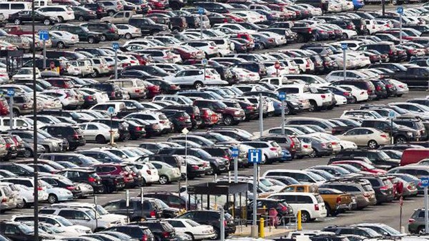 Thi thể người đàn ông phân hủy trong xe hơi ở sân bay suốt 8 tháng mà không một ai hay biết - Ảnh 2.