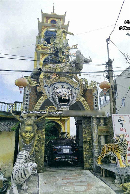 nhà kì quái, nhà kỳ quái, biệt thự, lâu đài