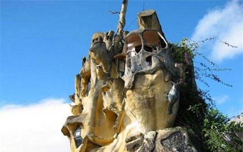 nhà kì quái, nhà kỳ quái, biệt thự, lâu đài