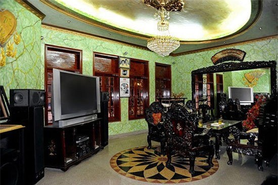 nhà kì quái, nhà kỳ quái, biệt thự, lâu đài