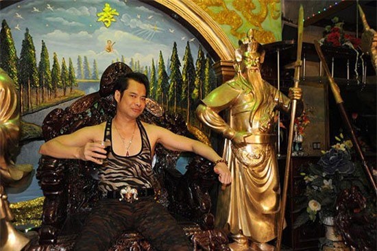 nhà kì quái, nhà kỳ quái, biệt thự, lâu đài