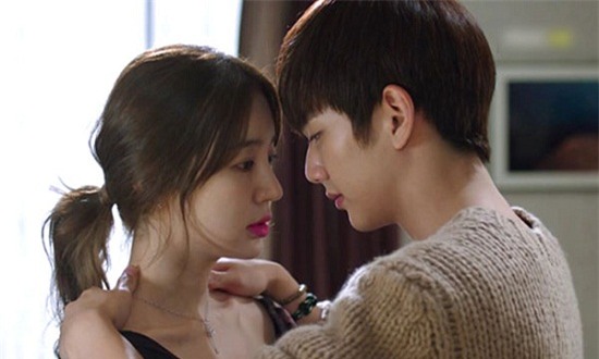 Sững sờ vì tờ hóa đơn lạ trong túi quần chồng - Ảnh 1.