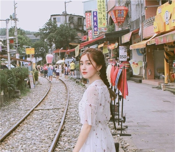 Chẳng phải đi đâu xa, Việt Nam cũng có cô nàng mặt xinh dáng chuẩn gái Hàn còn ghen tỵ-6
