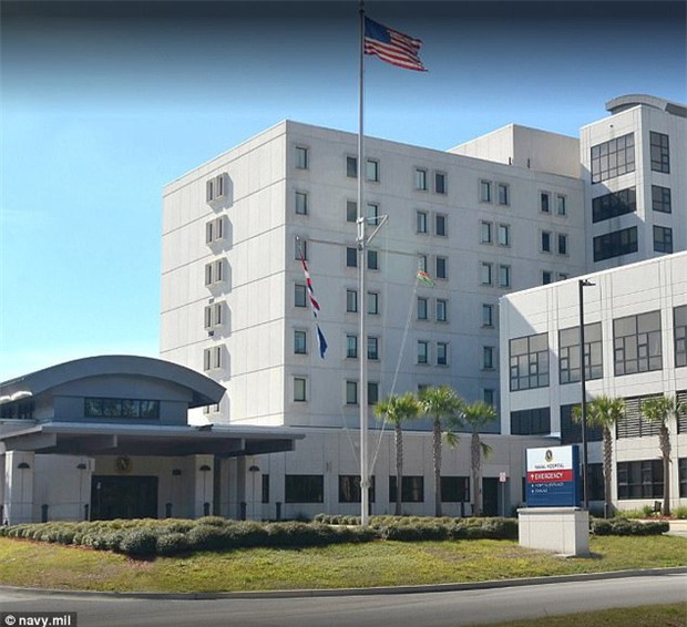 Video: Hai nữ y tá lôi đứa trẻ sơ sinh ra nhảy theo nhạc rap, giơ ngón tay thối gây phẫn nộ trong dư luận - Ảnh 4.