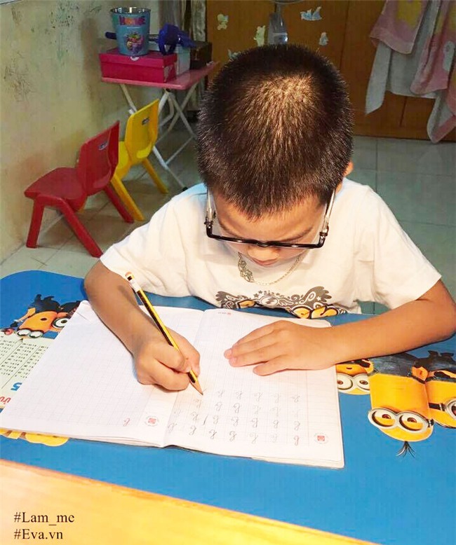 nguoi me ha noi mat 2 nam day con bai nao hieu tu "ban", 3 nam cung con hoc nhai - 3