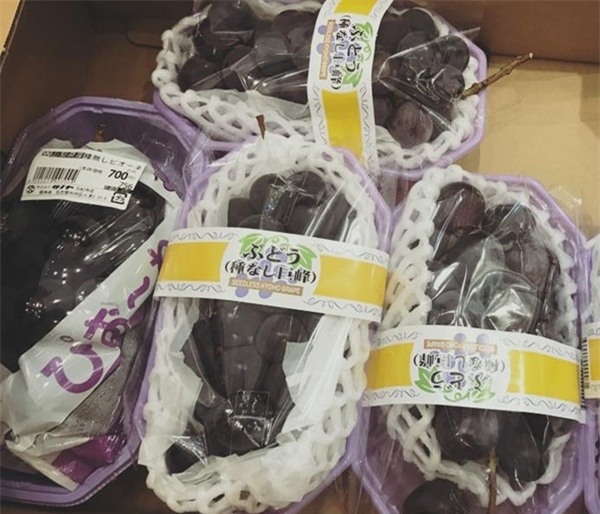 Bộ đôi nho khổng lồ - nho bé hạt tiêu Nhật Bản gây sốt dân sành ăn Việt