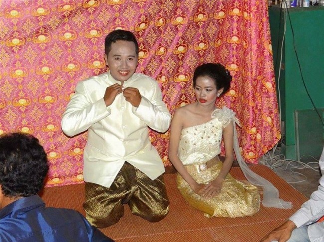 nhung co dau om han vi bi “dim” khong thuong tiec trong dam cuoi cua chinh minh - 7